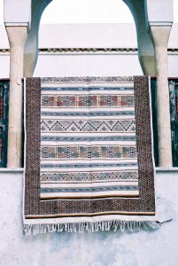 tapis-sur-balcon-3-687x1024