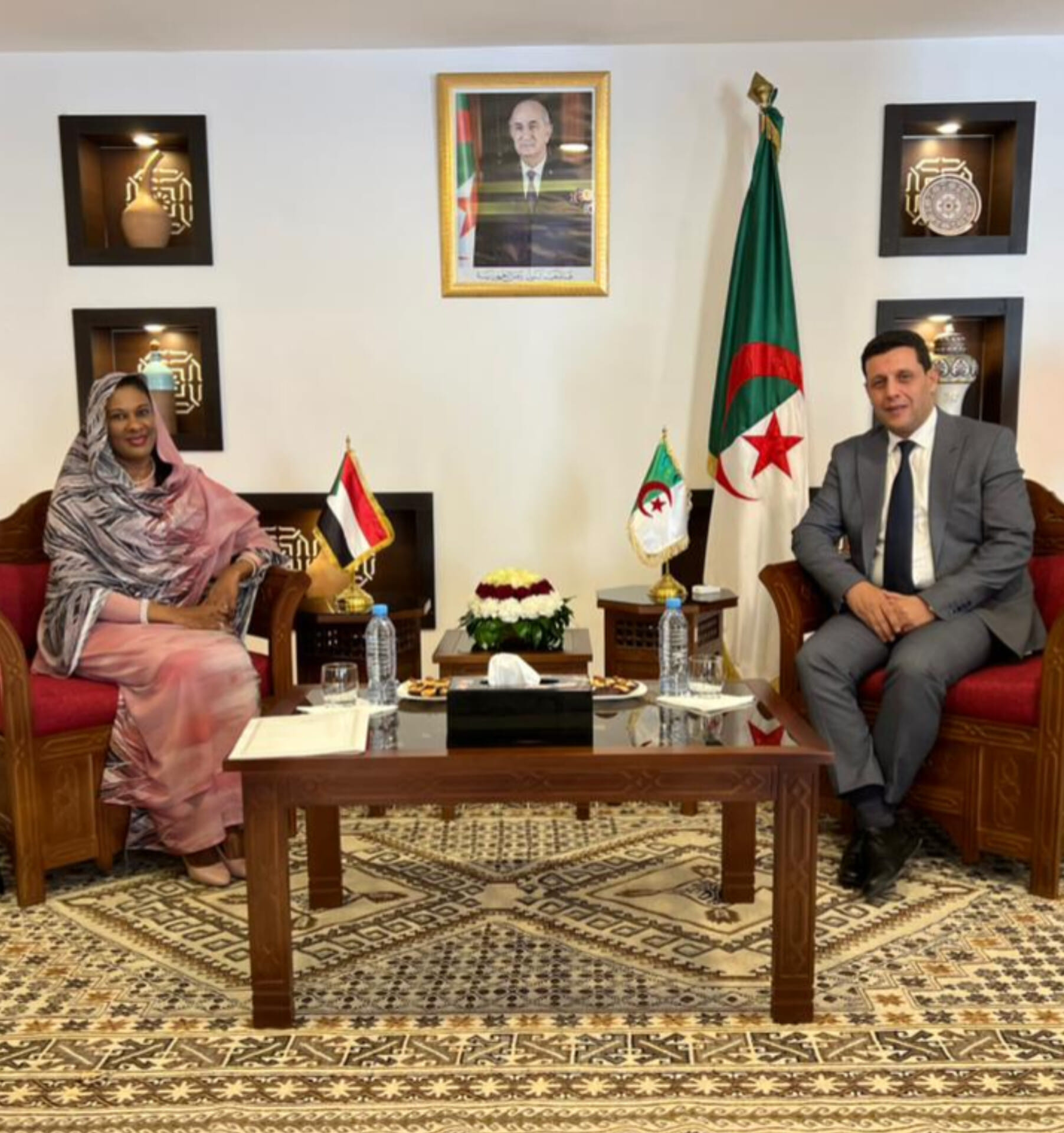 استقبال وزير السياحة والصناعة التقليدية لسعادة سفيرة جمهورية السودان بالجزائر