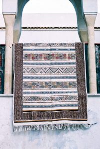 tapis-sur-balcon